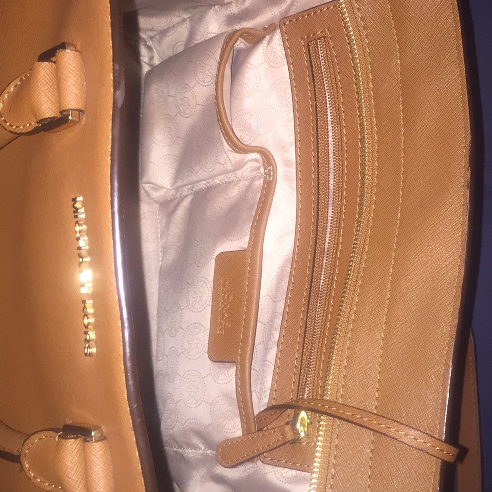 Purse!! - Picture 6 of 8